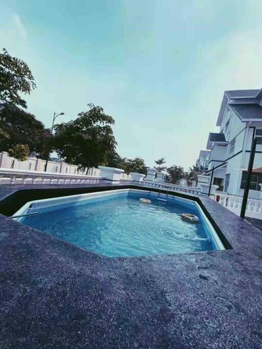 3 Storey Swimming Pool&Projector House Setia Alam シャー・アラム エクステリア 写真