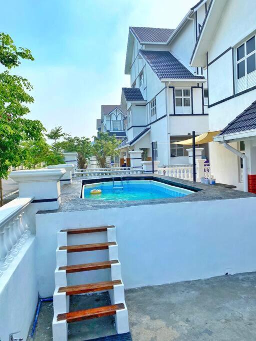 3 Storey Swimming Pool&Projector House Setia Alam シャー・アラム エクステリア 写真